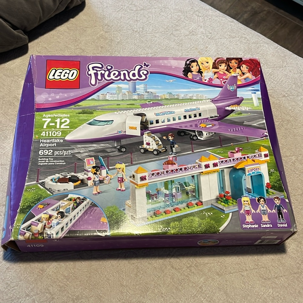 LEGO FRIENDS HEARTLAKE AIRPORT